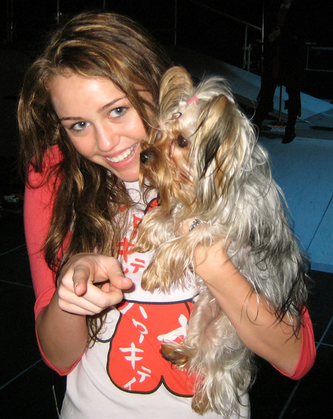 Miley_roadie(3)